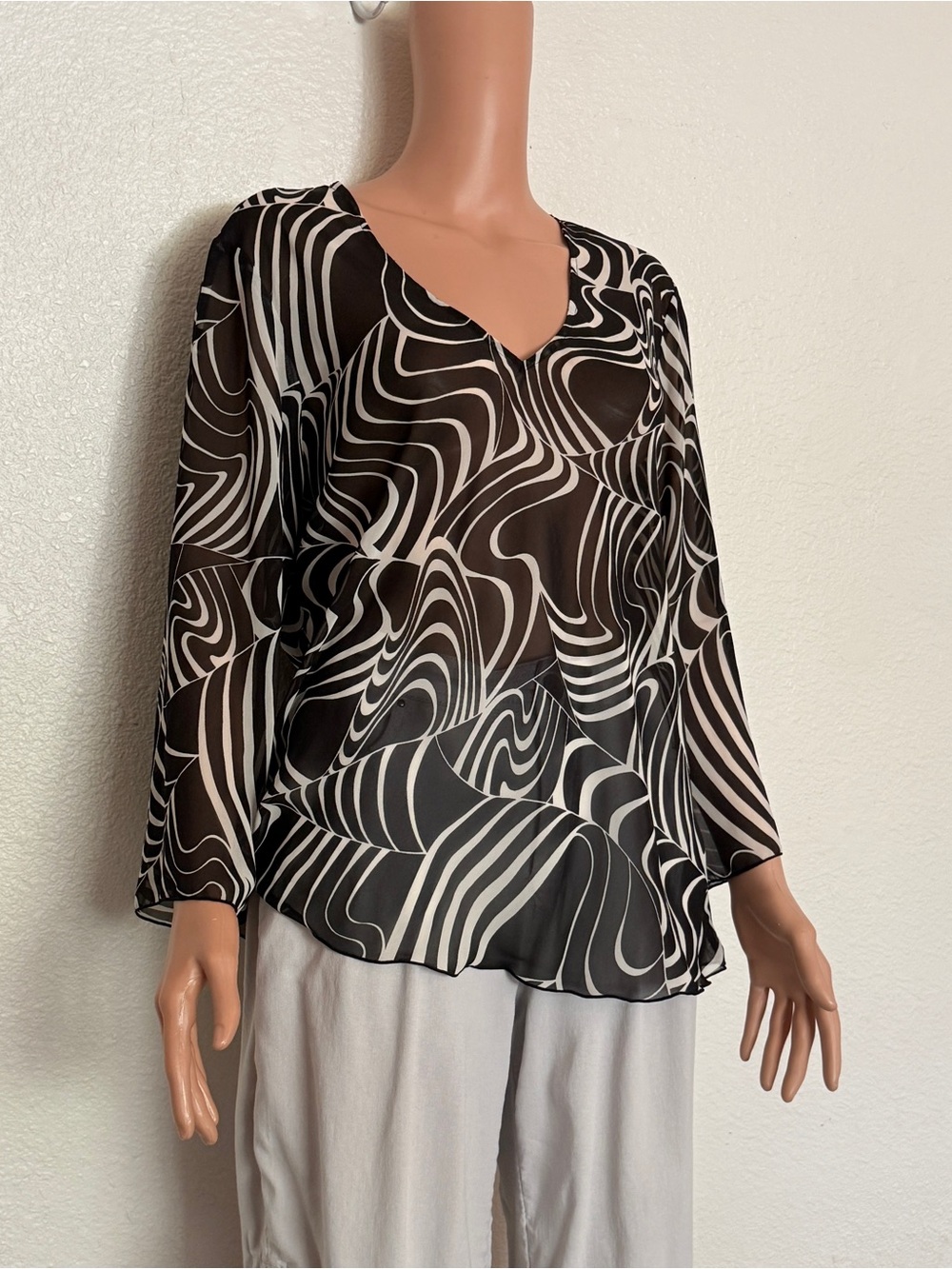 Black White Swirl Sheer Asymmetrical Blouse sz L